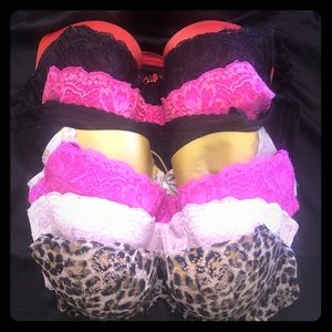 8 Victoria’s Secret 34D Bras